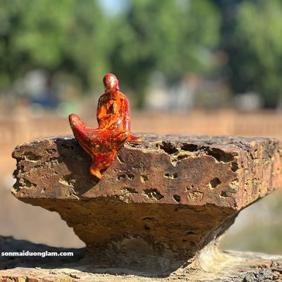 Tượng sơn mài Lâm thủy tĩnh tư